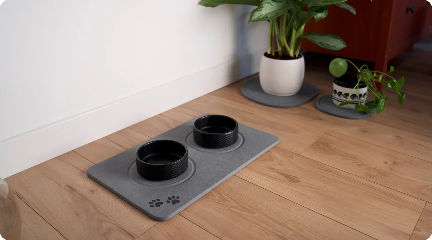 Cleaner Feeding Time: Why Pets Deserve a Stone Feeding Mat