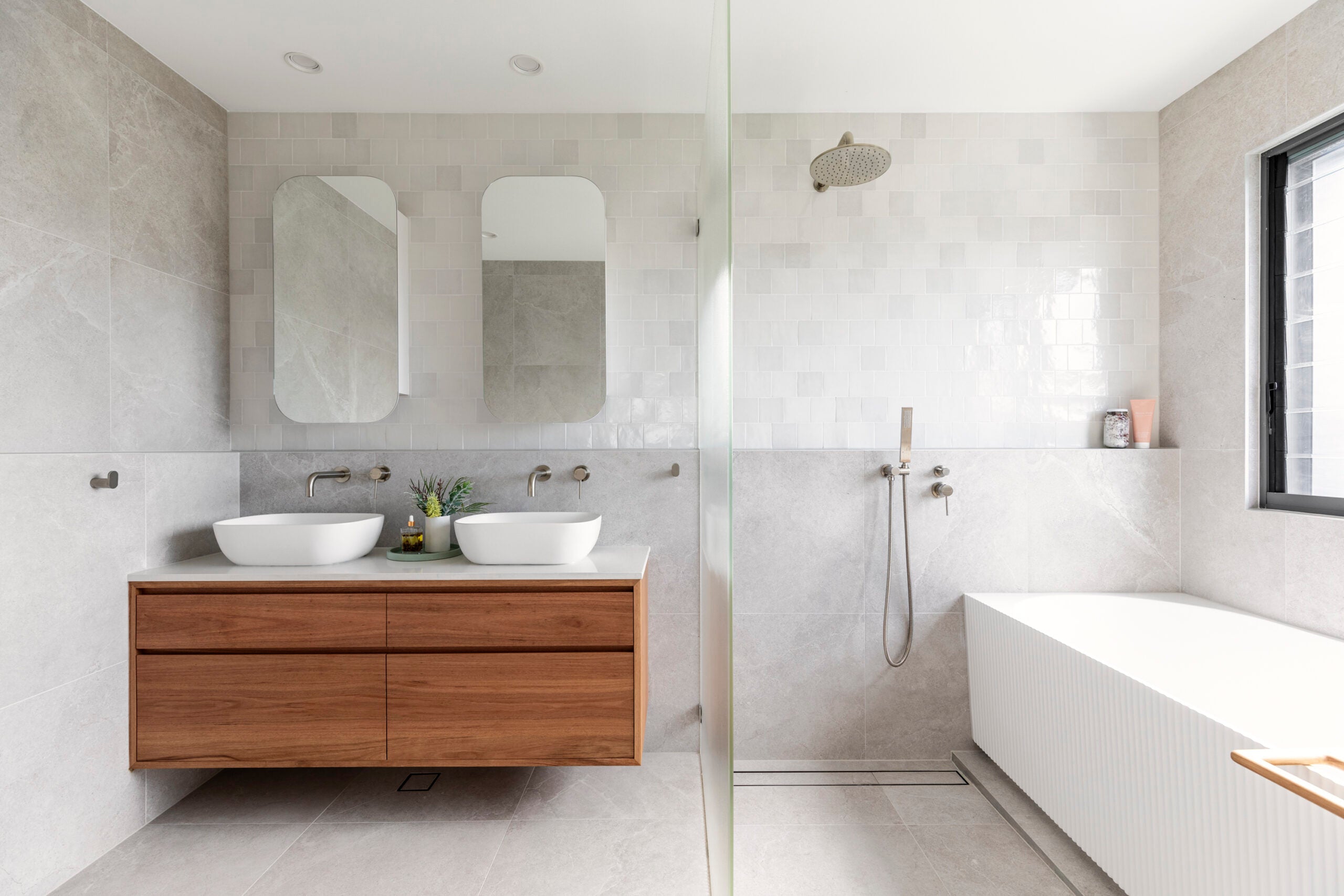 How to Keep Your Bathroom Dry and Mould Free Naturally