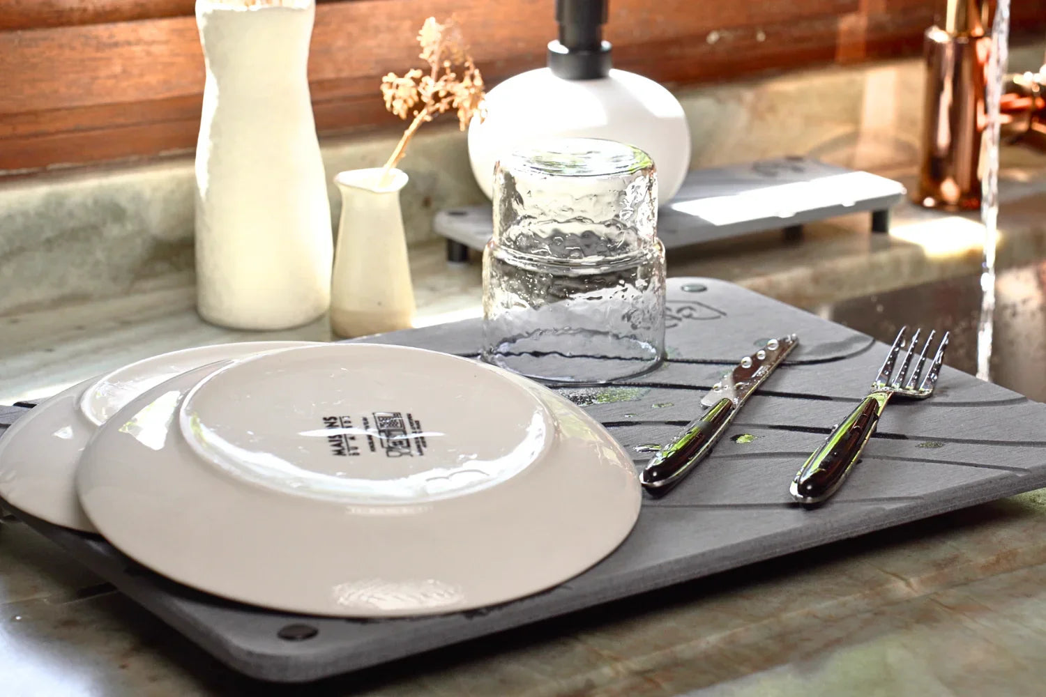 Messy Kitchens Improved by a Stone Dish Drying Mat
